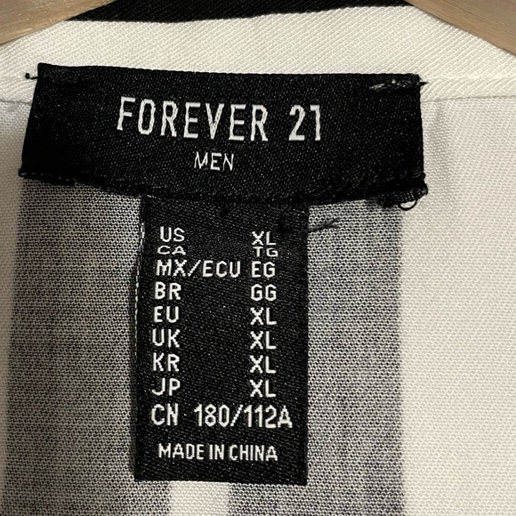 Forever 21 Men’s Black & White stripe shirt XL - Picture 3 of 3